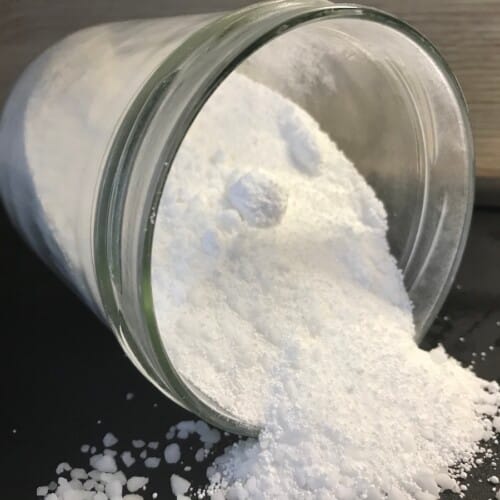 poudre lave-vaisselle fait maison zéro déchet dans son pot en verre recyclé