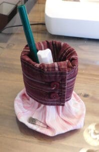 étape 10 pour réaliser des pots à partir de vieilles chemises